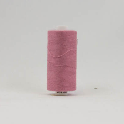Sytråd Støvet lyng 1000 m – stærk polyester sytråd i dæmpet pink-lyng farve
