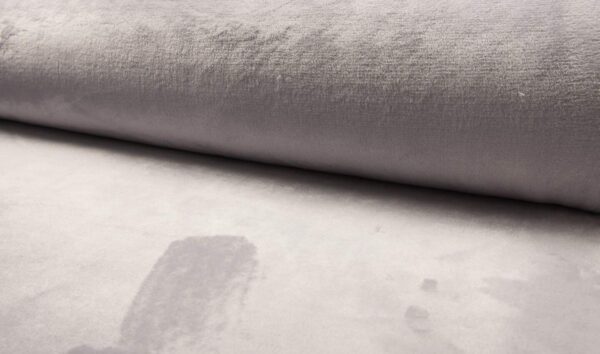 SILVER GREY wellness fleece i lys kølig grå med sølvglans, 850 g/m² – blødt polyesterstof til fritidstøj