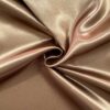 Kraftig satin karamel 100 polyester 120 g m2 145 150 cm