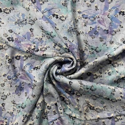 Viscose satin med blomster, 100% viscose, 135 g/m²