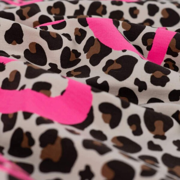 French Terry print med leopard og hjerter
