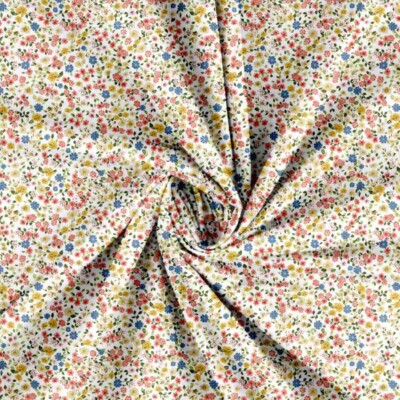 Patchwork stof med flotte små blomster 2