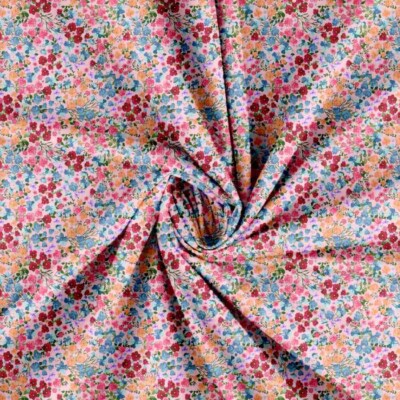 Patchwork stof med små røde nuancer blomster