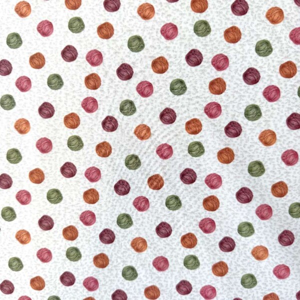 Patchwork stof med runde garnnøgler i 100% bomuld – 145 g/m²