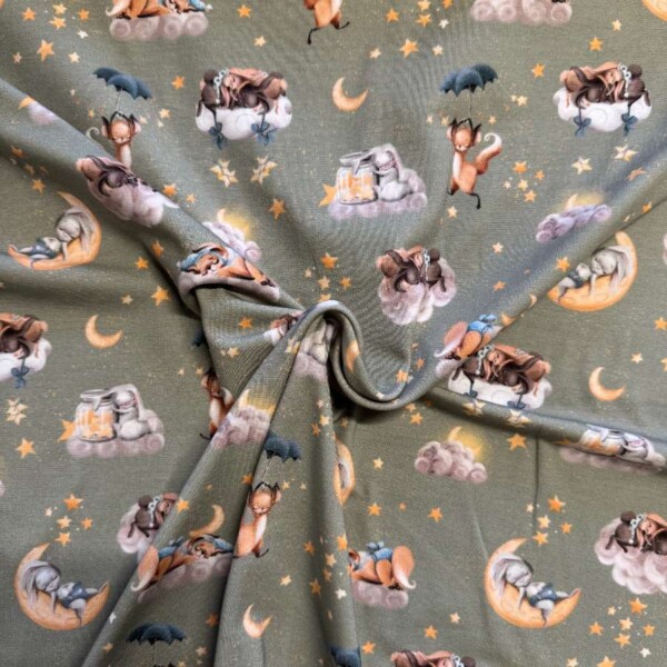 Nærbillede af dyreprint på grøn bund - Oekotex jersey 145-150 cm