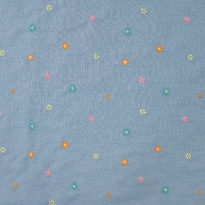 Chambray med broderi - lys denim med blomster