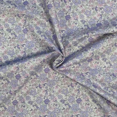 Poplin patchwork stof med flotte lilla blomster