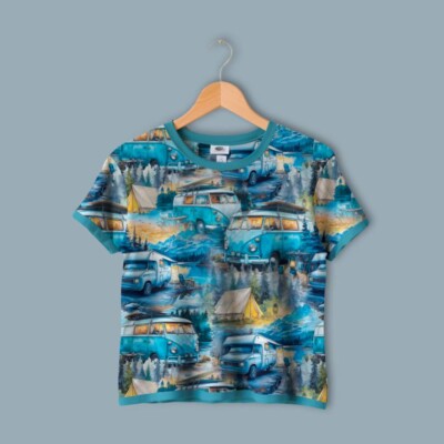 Camping tema på digitalprint jersey i hvid bund
