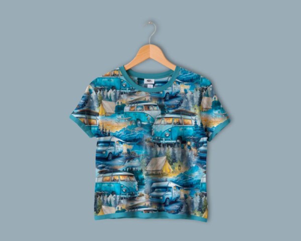 Camping tema på digitalprint jersey i hvid bund