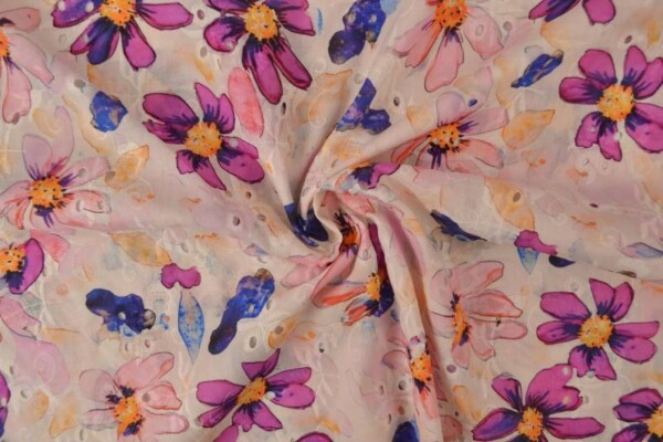 cotton-embroidery-print-06 100% bomuld med broderi og blomster i fuchsia vævet bomuldslærred