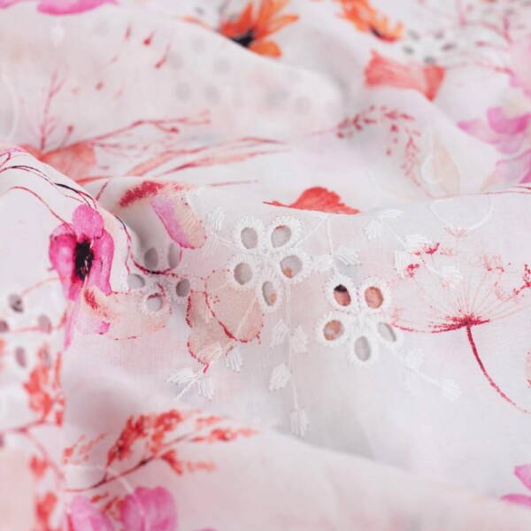 Mønstret bomuldslærred 100 g/m² med broderi, forårsblomster fuchsia