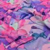 Detalje af bambus jersey med elegante blomster print i pink