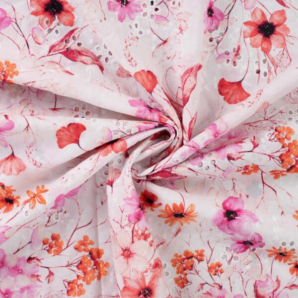 Detalje af broderi på vævet bomuldslærred med forårsblomster, fuchsia