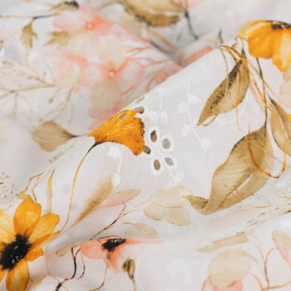 Mønstret bomuldslærred med broderi forårsblomster gul, 100 g/m²