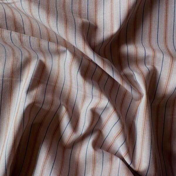 IMG_0258 Lysbrun poplin med striber i 50% polyester og 50% bomuld, 120 g/m²
