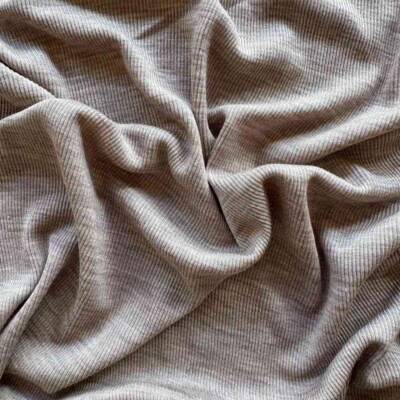 Merinould med silke grå 200 g/m² 165 cm