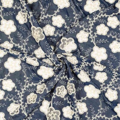 Kudottu denim kirjailulla, Oeko-Tex Class 2, mekkoihin ja hameisiin