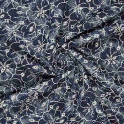 Denim – neliöt ja isot kukat - Image 3