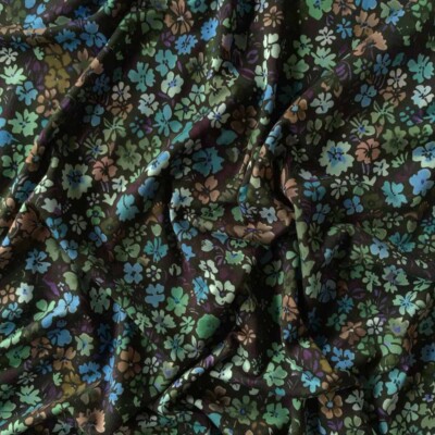 Nærbillede af bambus jersey med små blomster – Oekotex