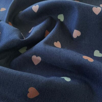 Denim med stræk - Pastel hjerter på denim