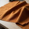 Konjakinvärinen anorakkikangas, twill polyesteriä ja puuvillaa