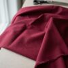 Anorakstof i vinrød, twill i polyester og bomuld